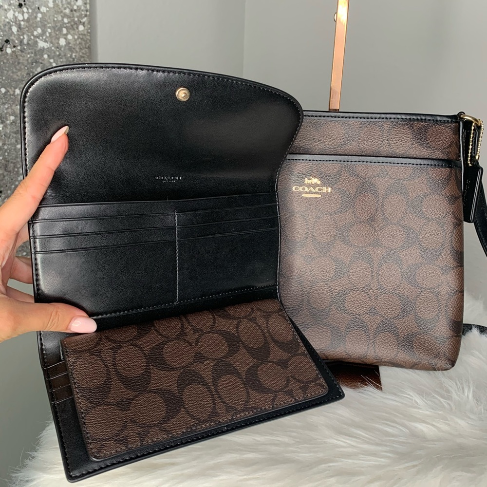 COACH Signature Zip File Crossbody / Wallet Set - Picture 4 of 8